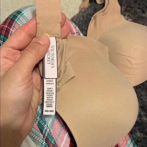 Victoria's Secret Nude Bra - Picture 3 of 3